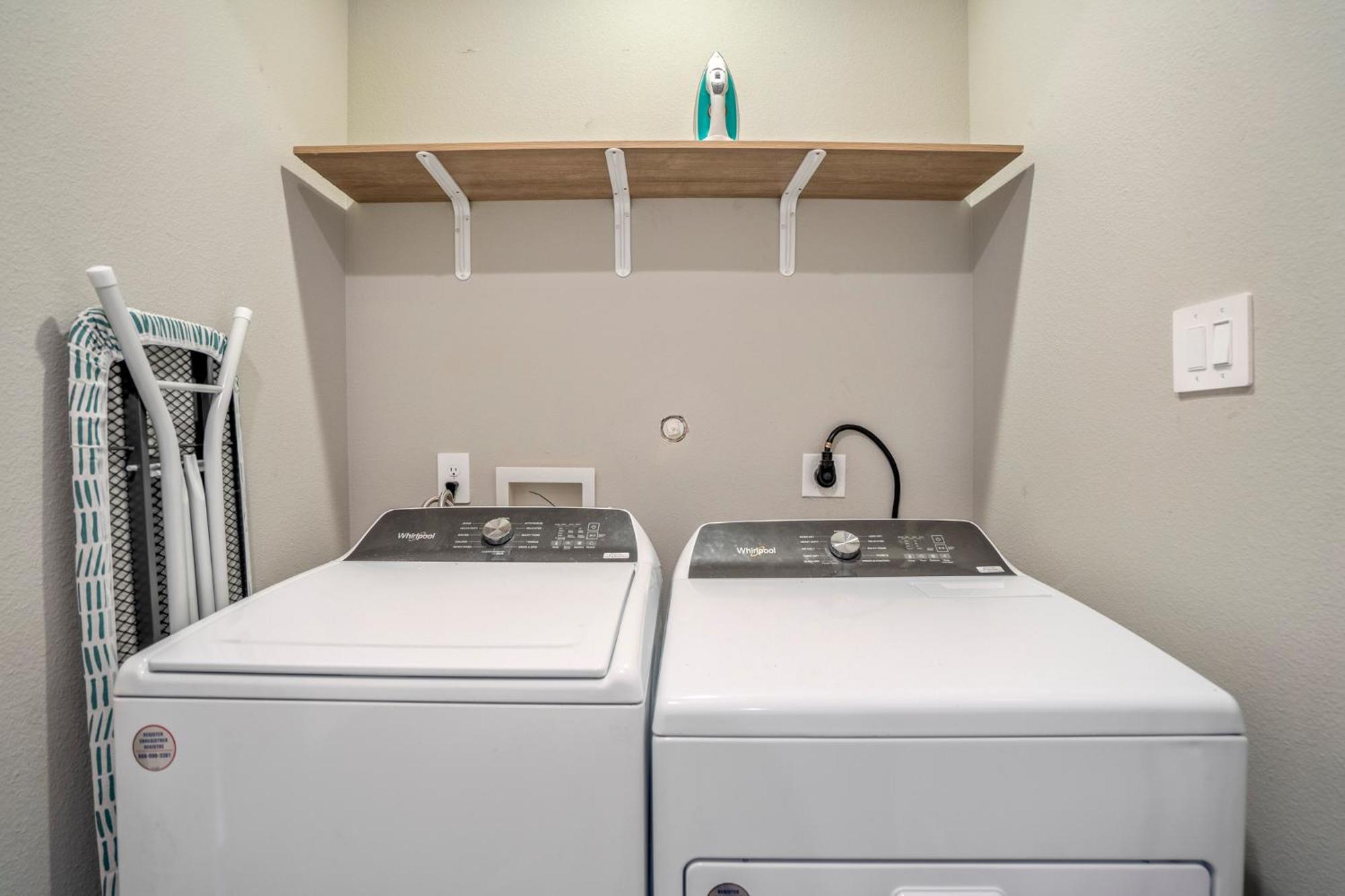 Spacious 3 Bed House Near Md Anderson With Free Parking & Wi-fi
